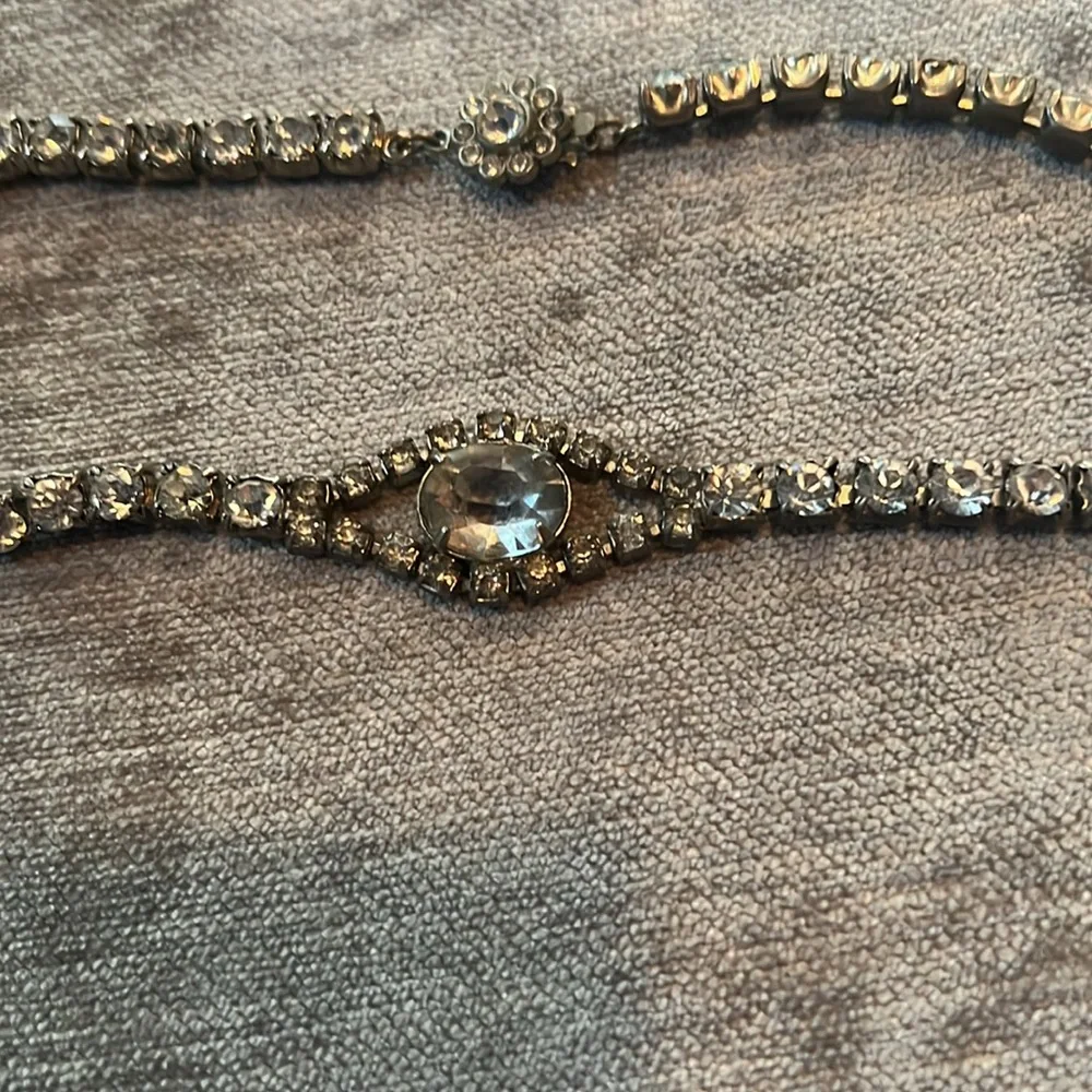 Gorgeous Vintage rhinestone choker 14” not adjustable - Picture 2 of 7